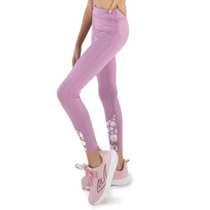 optimizada_4835424 diseño femenino y elegante, detalles visuales del legging