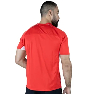 optimizada_4843616 detalle de la tela transpirable del t-shirt everlast