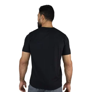 optimizada_4910744 detalle de la tela transpirable del t-shirt everlast square