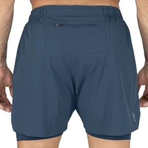 optimizada_4925019 detalle del material transpirable del short deportivo