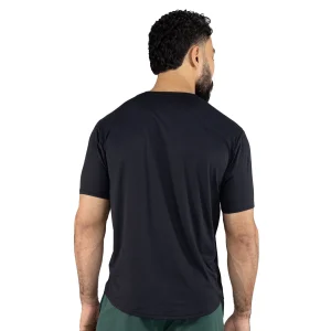 optimizada_4925673 detalles de la tela transpirable del t-shirt