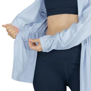 Ofertas Chaqueta Cinch-Waist Celeste Everlast para mujer, vista frontal con capucha